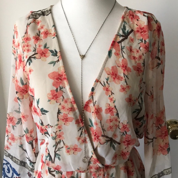 AUDREY | Floral Romper - Picture 2 of 5